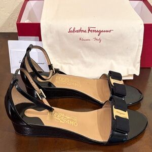 SALVATORE FERRAGAMO Margot Patent Black Strappy Sandals Size 7